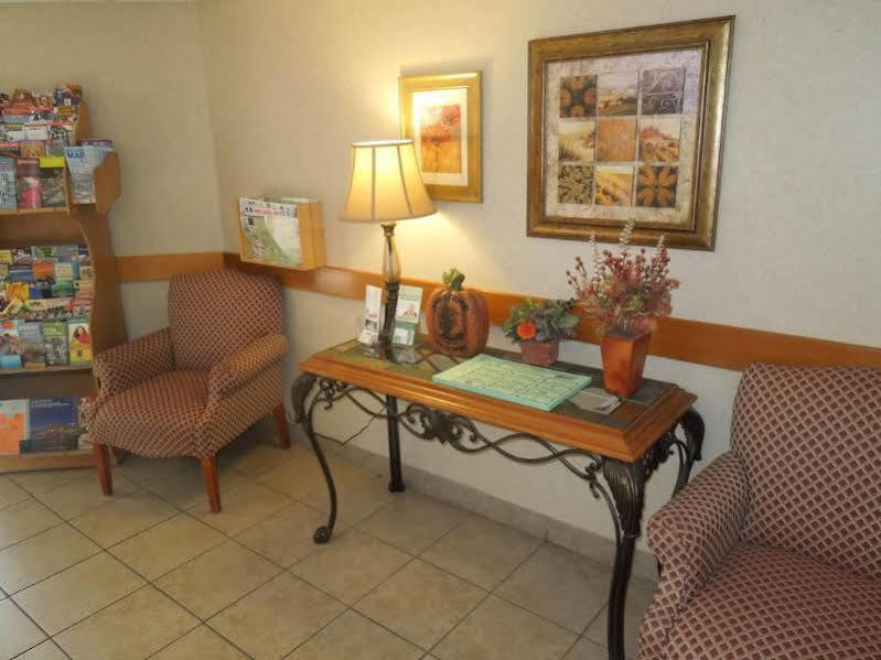Baymont By Wyndham Essex Burlington Area Hotell Exteriör bild