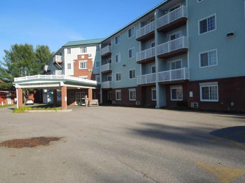 Baymont By Wyndham Essex Burlington Area Hotell Exteriör bild